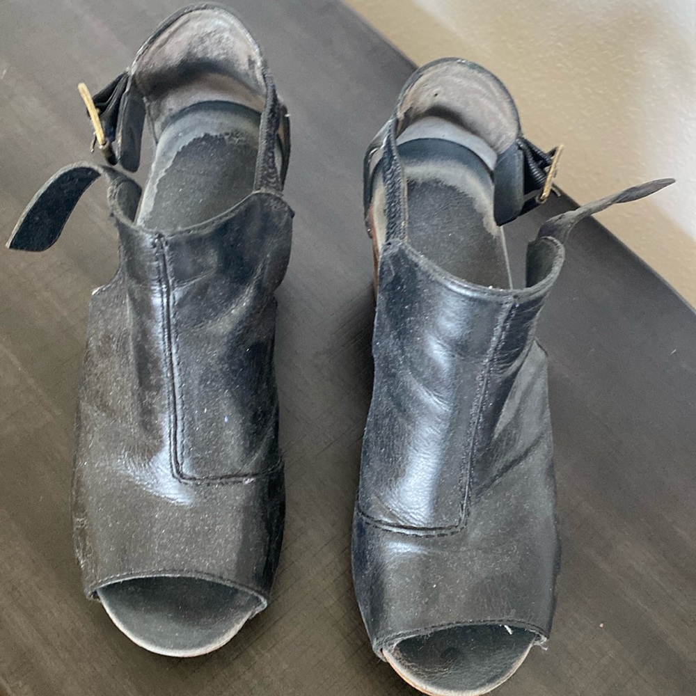 Dansko sandals size 39. Too big for me. Great condition.